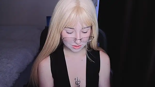 Snapshot of YukiMisa chatting on September 20, 2025, 3:35 pm YukiMisa online show from September 20, 2025, 3:35 pm