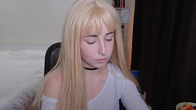 Snapshot of YukiMisa chatting on September 21, 2025, 2:19 pm YukiMisa online show from September 21, 2025, 2:19 pm