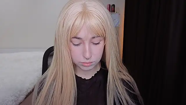 Snapshot of YukiMisa chatting on September 24, 2025, 4:43 pm YukiMisa online show from September 24, 2025, 4:43 pm