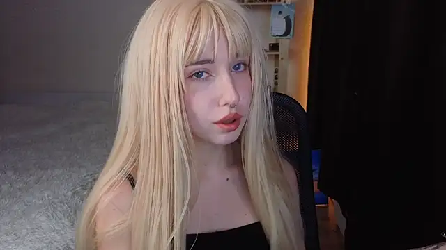 Snapshot of YukiMisa chatting on October 4, 2025, 5:00 pm YukiMisa online show from October 4, 2025, 5:00 pm