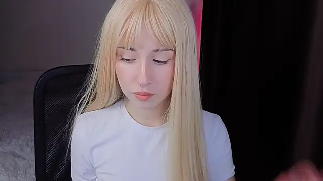 Snapshot of YukiMisa chatting on October 7, 2025, 4:15 pm YukiMisa online show from October 7, 2025, 4:15 pm