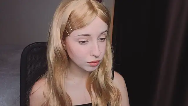 Snapshot of YukiMisa chatting on October 10, 2025, 4:28 pm YukiMisa online show from October 10, 2025, 4:28 pm