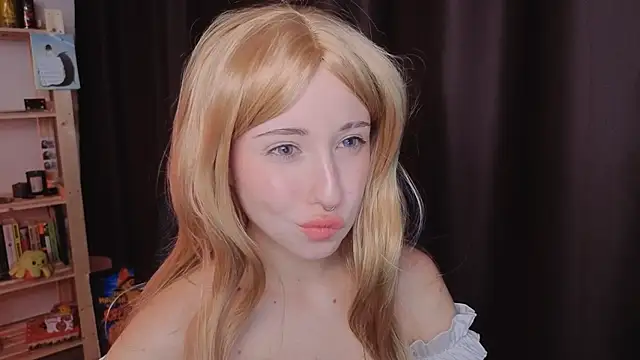 Snapshot of YukiMisa chatting on October 16, 2025, 5:47 pm YukiMisa online show from October 16, 2025, 5:47 pm