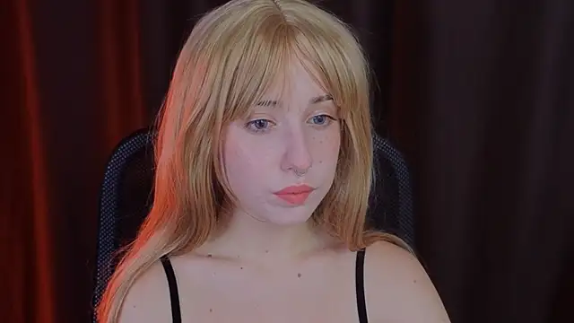 Snapshot of YukiMisa chatting on November 8, 2025, 3:45 pm YukiMisa online show from November 8, 2025, 3:45 pm