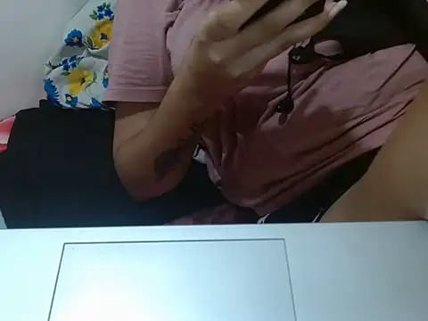 Nataliya Singh online show from April 23, 2026, 3:41 am