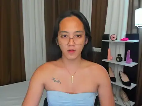 Snapshot of URHottestAngel chatting on November 3, 2025, 4:52 pm URHottestAngel online show from November 3, 2025, 4:52 pm