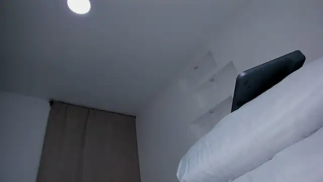 Evelynn Jones  online show from October 13, 2025, 12:54 am