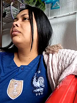 Snapshot of Alessandraa- chatting on October 3, 2025, 5:21 pm Alessandraa- online show from October 3, 2025, 5:21 pm