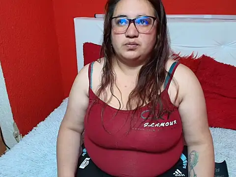 Snapshot of _khloe_tomson_ chatting on September 16, 2025, 1:01 pm khloe tomson online show from September 16, 2025, 1:01 pm