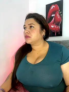 SafiroFer online show from October 6, 2025, 9:12 pm