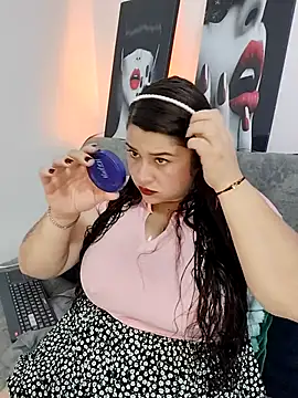 SafiroFer online show from November 8, 2025, 9:13 pm