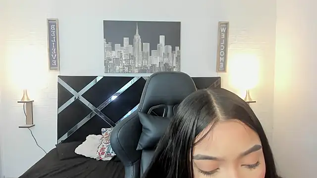 Snapshot of iamCharlotte19 chatting on November 3, 2025, 7:48 pm iamCharlotte19 online show from November 3, 2025, 7:48 pm