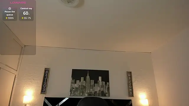 Snapshot of iamCharlotte19 chatting on November 6, 2025, 2:40 pm iamCharlotte19 online show from November 6, 2025, 2:40 pm