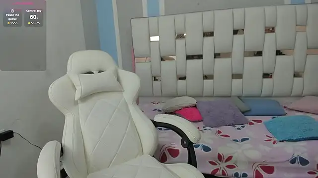 Snapshot of iamCharlotte19 chatting on November 12, 2025, 7:24 pm iamCharlotte19 online show from November 12, 2025, 7:24 pm