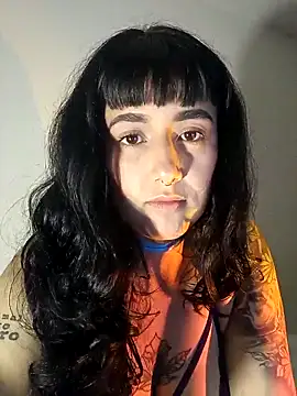 Jinx  x online show from December 17, 2025, 4:40 am