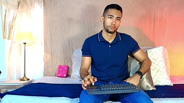 Snapshot of MaicolParker_ chatting on August 7, 2026, 12:07 pm MaicolParker online show from August 7, 2026, 12:07 pm