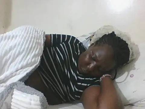 Snapshot of PureBliss- chatting on September 21, 2025, 8:21 pm PureBliss- online show from September 21, 2025, 8:21 pm