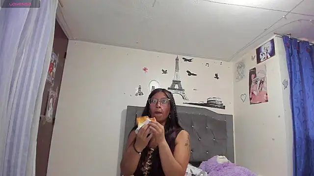 Snapshot of Megan_Darcy chatting on April 23, 2026, 7:05 pm Megan Darcy online show from April 23, 2026, 7:05 pm