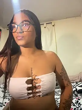 Lorena Parkerr online show from November 21, 2025, 4:44 am