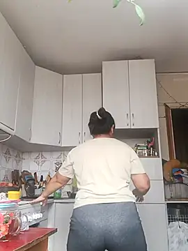 Luu-Lii777 online show from October 7, 2025, 4:20 am