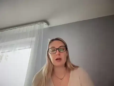 NikexPretty online show from November 30, 2025, 10:41 am