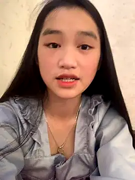 Snapshot of -Lie-06 chatting on October 5, 2025, 10:46 am -Lie-06 online show from October 5, 2025, 10:46 am