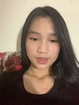 Snapshot of -Lie-06 chatting on October 16, 2025, 12:06 pm -Lie-06 online show from October 16, 2025, 12:06 pm