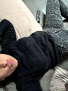 BabyLeopard online show from October 20, 2025, 5:46 pm