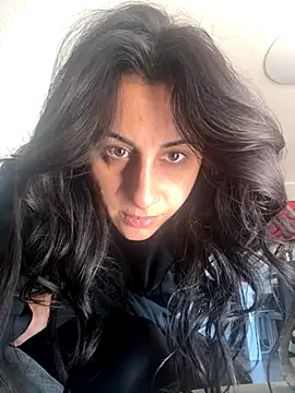 BabyLeopard online show from November 12, 2025, 10:37 am