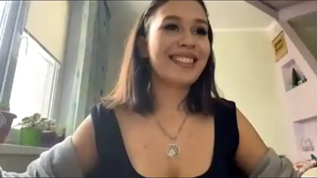 Snapshot of sarahstoke chatting on September 12, 2025, 8:03 am sarahstoke online show from September 12, 2025, 8:03 am