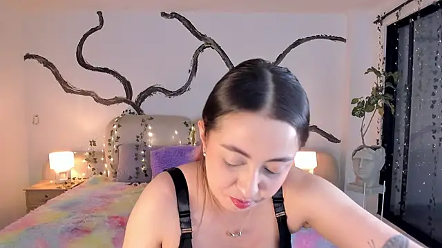 SarahCastro1  online show from December 4, 2025, 4:33 am