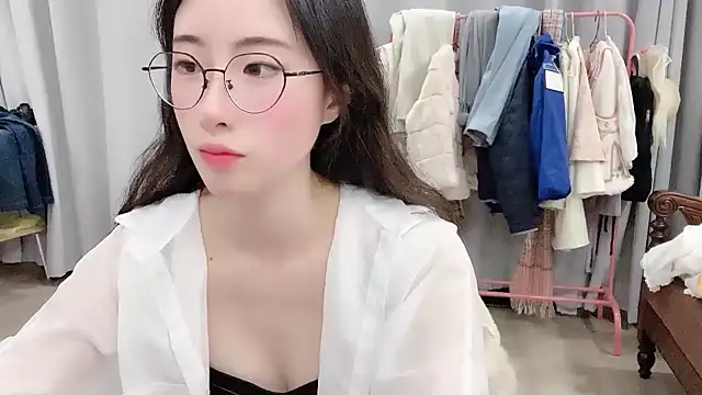 Freya7777 online show from November 30, 2025, 2:10 pm