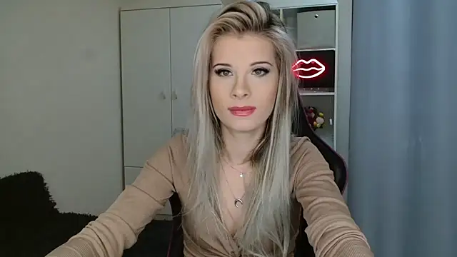 KristineGlow online show from October 15, 2025, 7:08 am