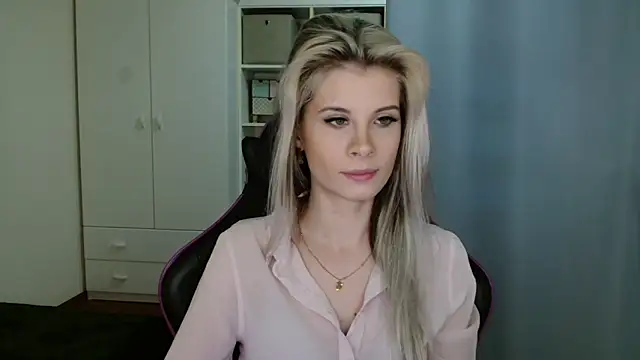 KristineGlow online show from March 2, 2026, 7:59 am