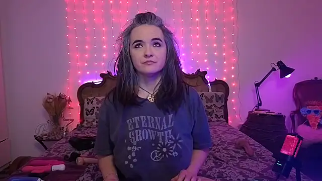 SilkenSin online show from April 12, 2026, 9:03 am