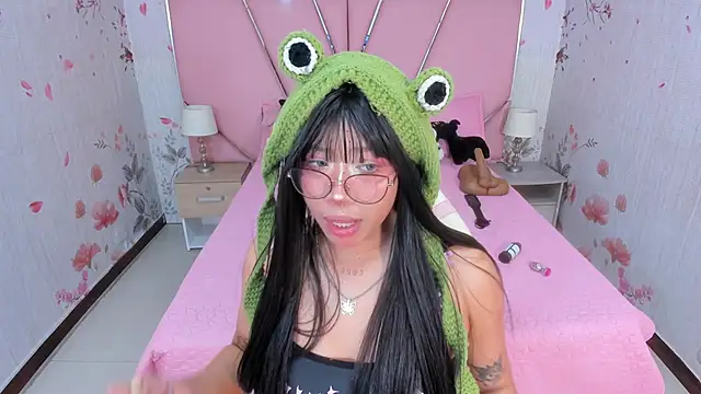 SafiroAgataaa online show from November 21, 2025, 3:16 am