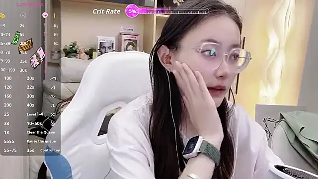 Snapshot of Naiyi-babe chatting on October 10, 2025, 3:55 pm Naiyi-babe online show from October 10, 2025, 3:55 pm