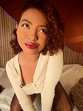 Nina Kinky online show from November 8, 2025, 1:00 pm