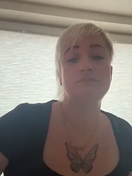 Snapshot of Rozendefotz chatting on October 1, 2025, 6:08 am Rozendefotz online show from October 1, 2025, 6:08 am