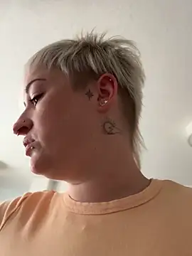 Snapshot of Rozendefotz chatting on October 6, 2025, 7:17 am Rozendefotz online show from October 6, 2025, 7:17 am