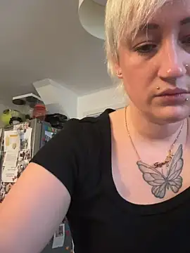 Snapshot of Rozendefotz chatting on October 13, 2025, 6:35 am Rozendefotz online show from October 13, 2025, 6:35 am