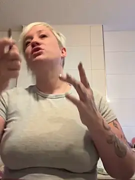 Snapshot of Rozendefotz chatting on October 20, 2025, 6:14 am Rozendefotz online show from October 20, 2025, 6:14 am