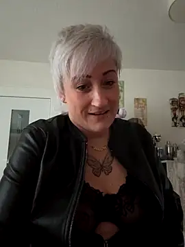 Snapshot of Rozendefotz chatting on November 10, 2025, 7:18 am Rozendefotz online show from November 10, 2025, 7:18 am