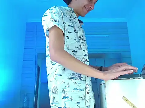 Valentin Gray online show from November 13, 2025, 1:10 pm