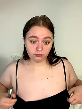 SoniaNovara online show from October 3, 2025, 1:08 pm