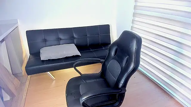 im jero online show from November 26, 2025, 10:22 pm