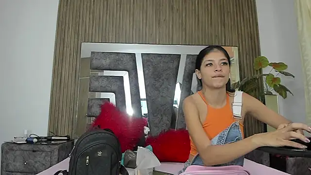 KathalinaPaz online show from October 31, 2025, 1:12 pm