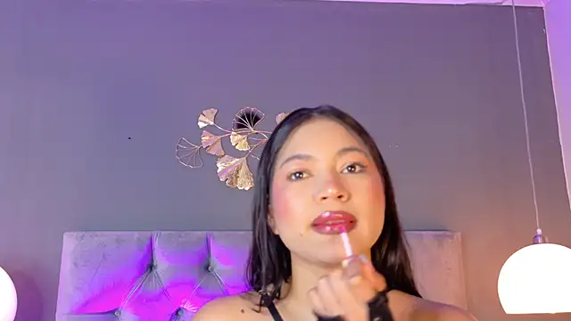 kendalFox  online show from April 3, 2026, 2:09 am