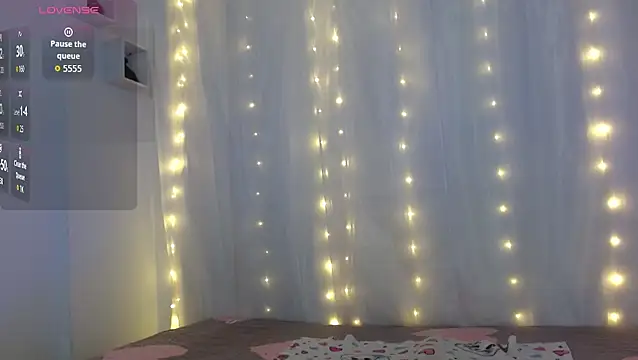 NoraParkeer online show from September 30, 2025, 6:46 pm