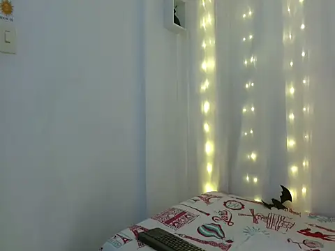 NoraParkeer online show from October 28, 2025, 7:16 pm